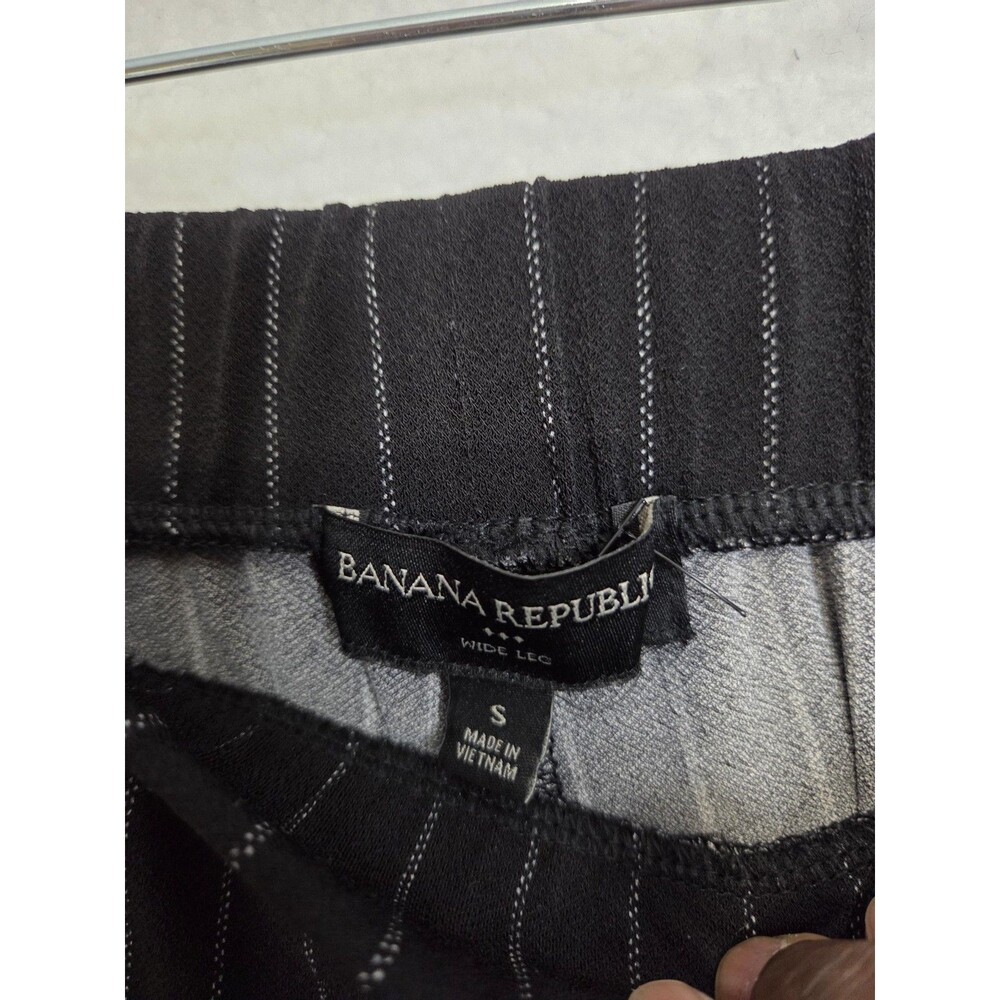 Banana Republic Wide Leg Cropped Pants Womens S Black Pinstripe Stretch Knit - Picture 9 of 9